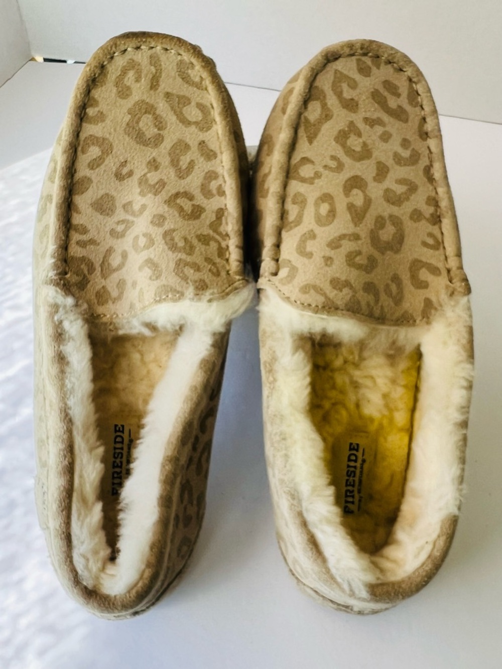 Fireside Women’s Faux Fur Lined Leopard Print Moccasin Slippers - Beige Sz‎ 10